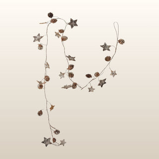Rustic Scandi Inspired Garland in Christmas from Oriana B www.orianab.com