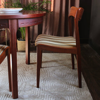 Mid Century Dining Chairs | Set of 6 in Furniture from Oriana B. www.orianab.com