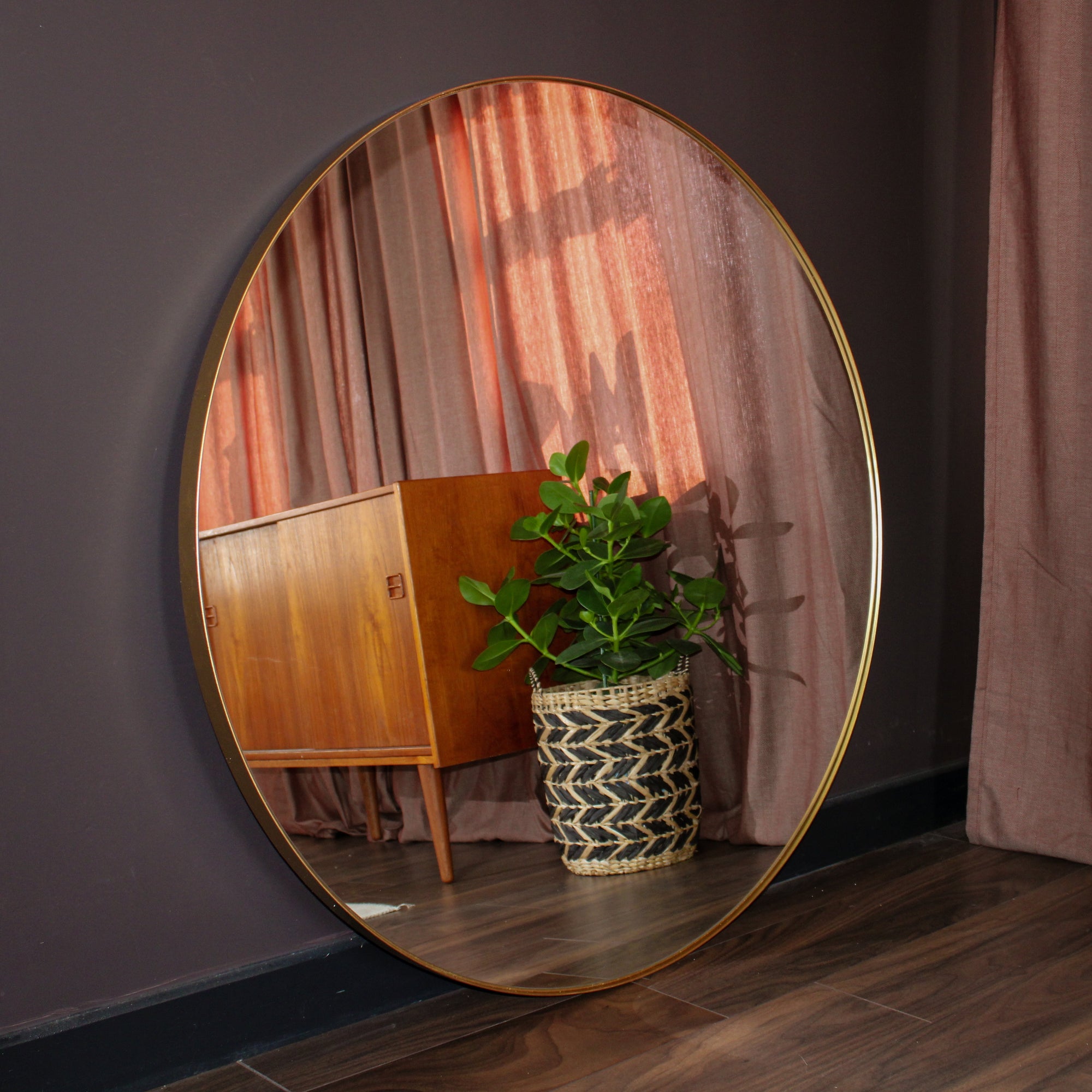 120cm Extra Large Round Gold Framed Mirror – Oriana B